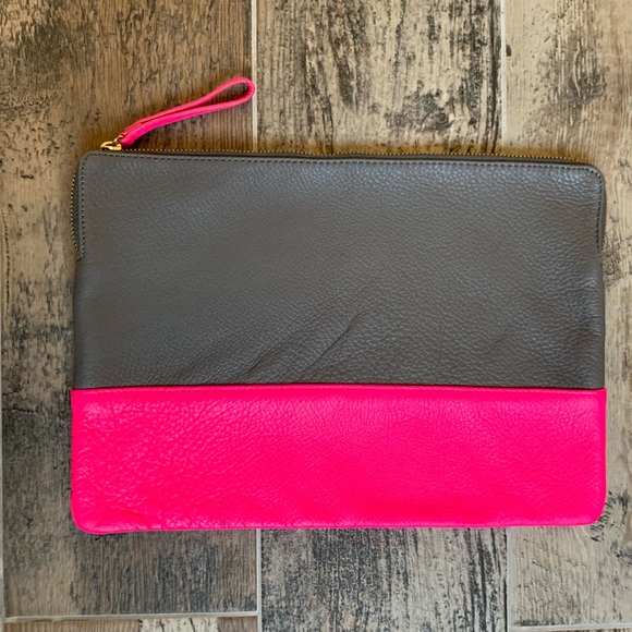 GAP Handbags - NWOT Gap Taupe & Hot Pink Leather Clutch